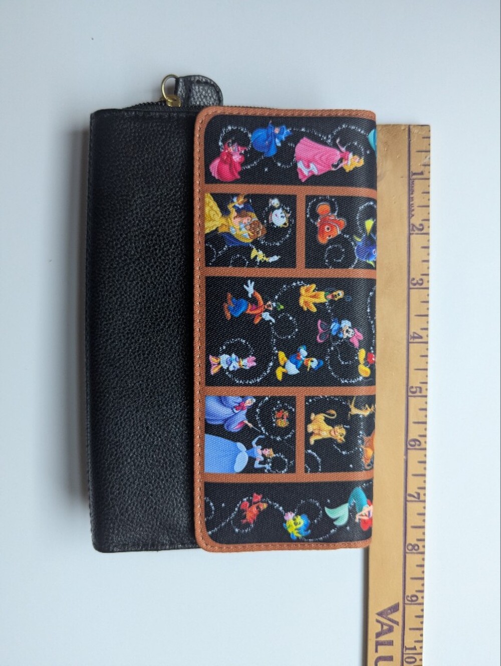 Disney Bradford Exchange Ultimate Magic Character Collage Trifold Wallet 2018 - Picture 2 of 5